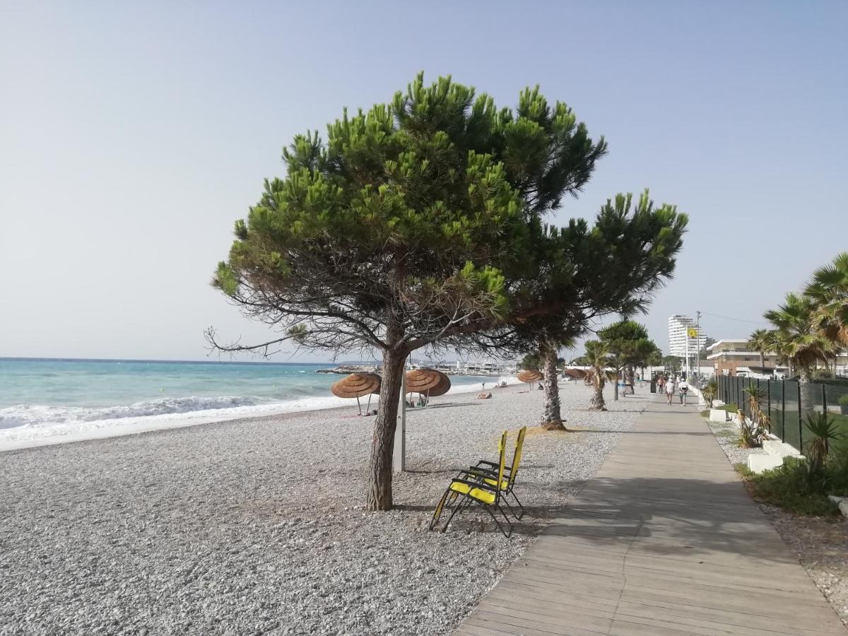 Cote D'azur Joli 50m Plage, Climatisation , Parking. * Villeneuve-Loubet